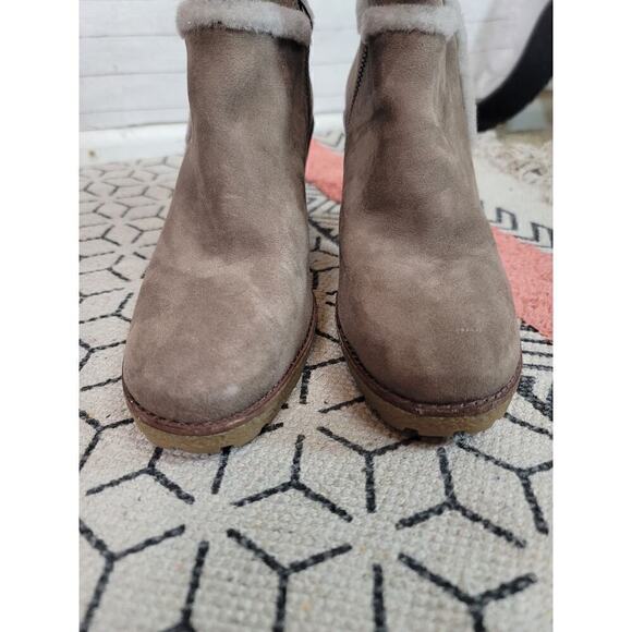 Frye Jen Shearling Ankle Booties in Taupe, sz 9 - Picture 6 of 16